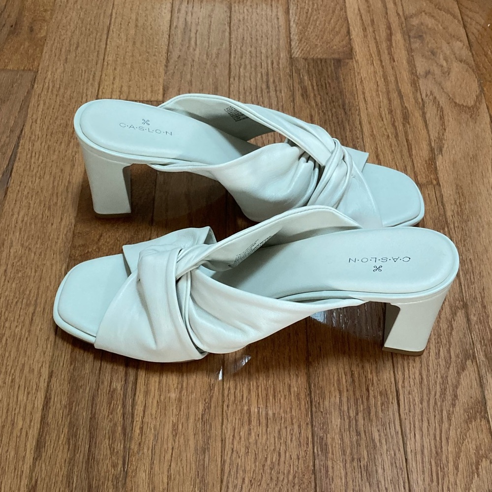 Caslon Laurette slip on sandal in ivory